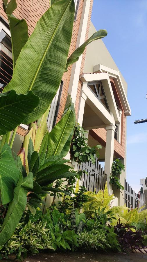 Entire Craftsman House With 2 Bedrooms Kitchen And More Rāipur Buitenkant foto